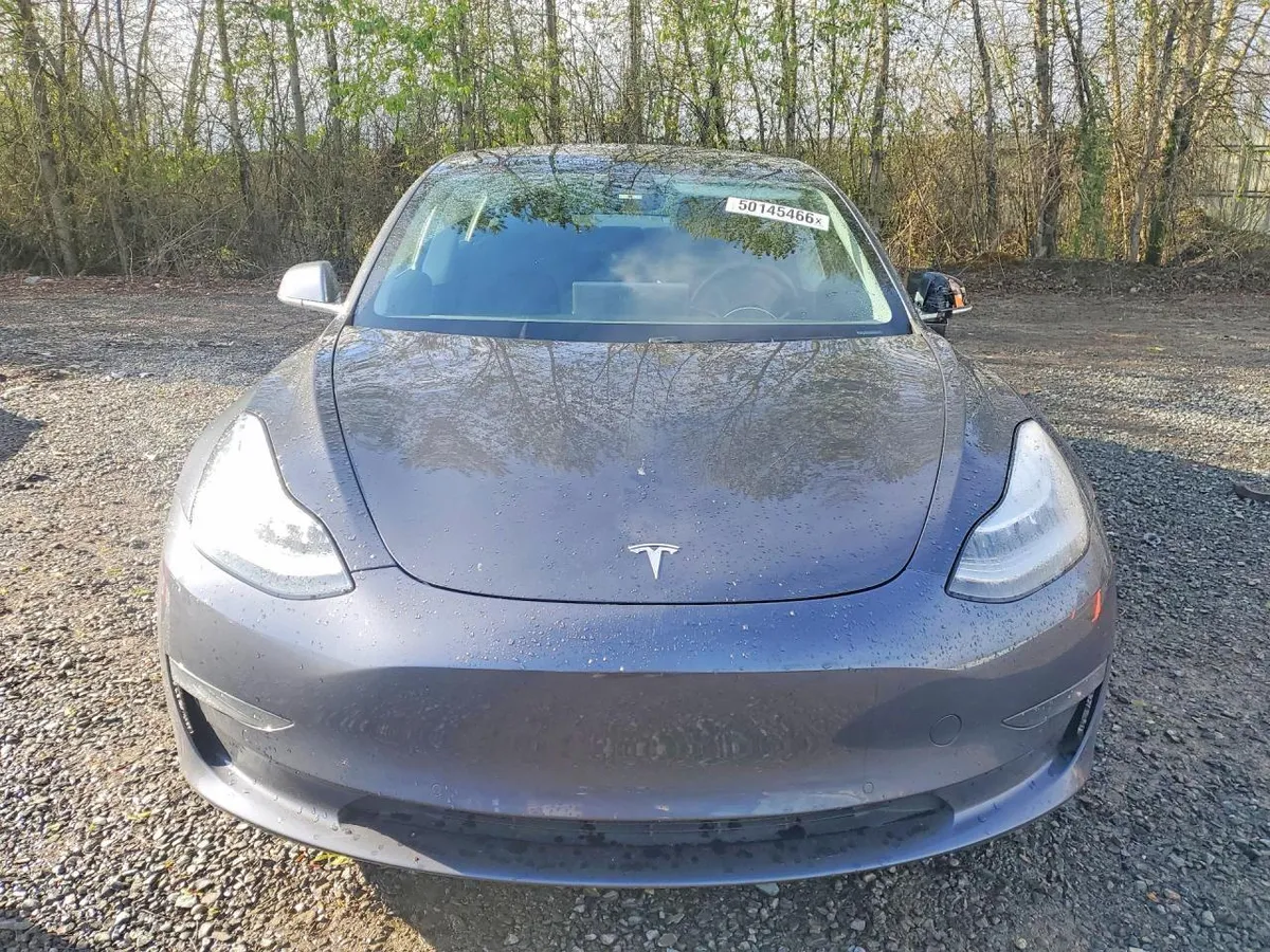 TESLA MODEL 3 2020
