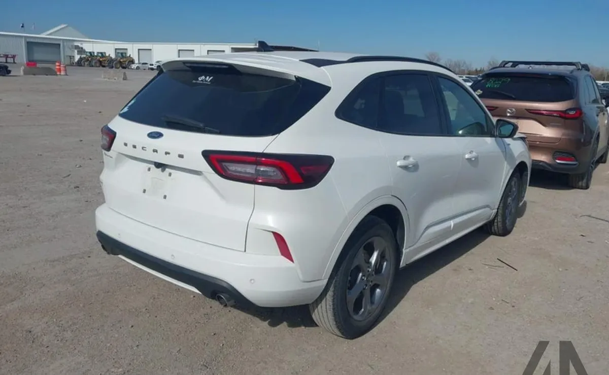 FORD ESCAPE ST-LINE 2023