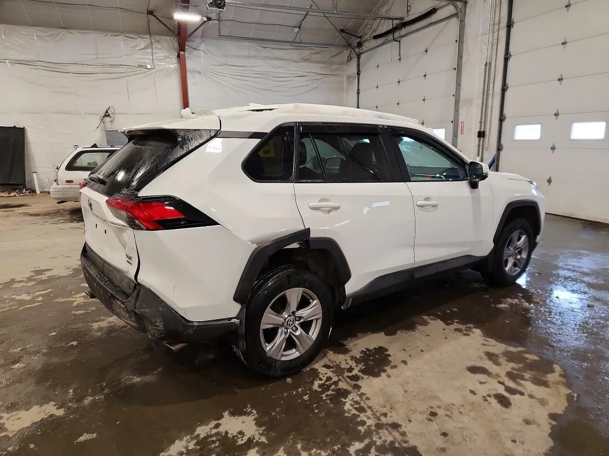 TOYOTA RAV4 XLE 2023