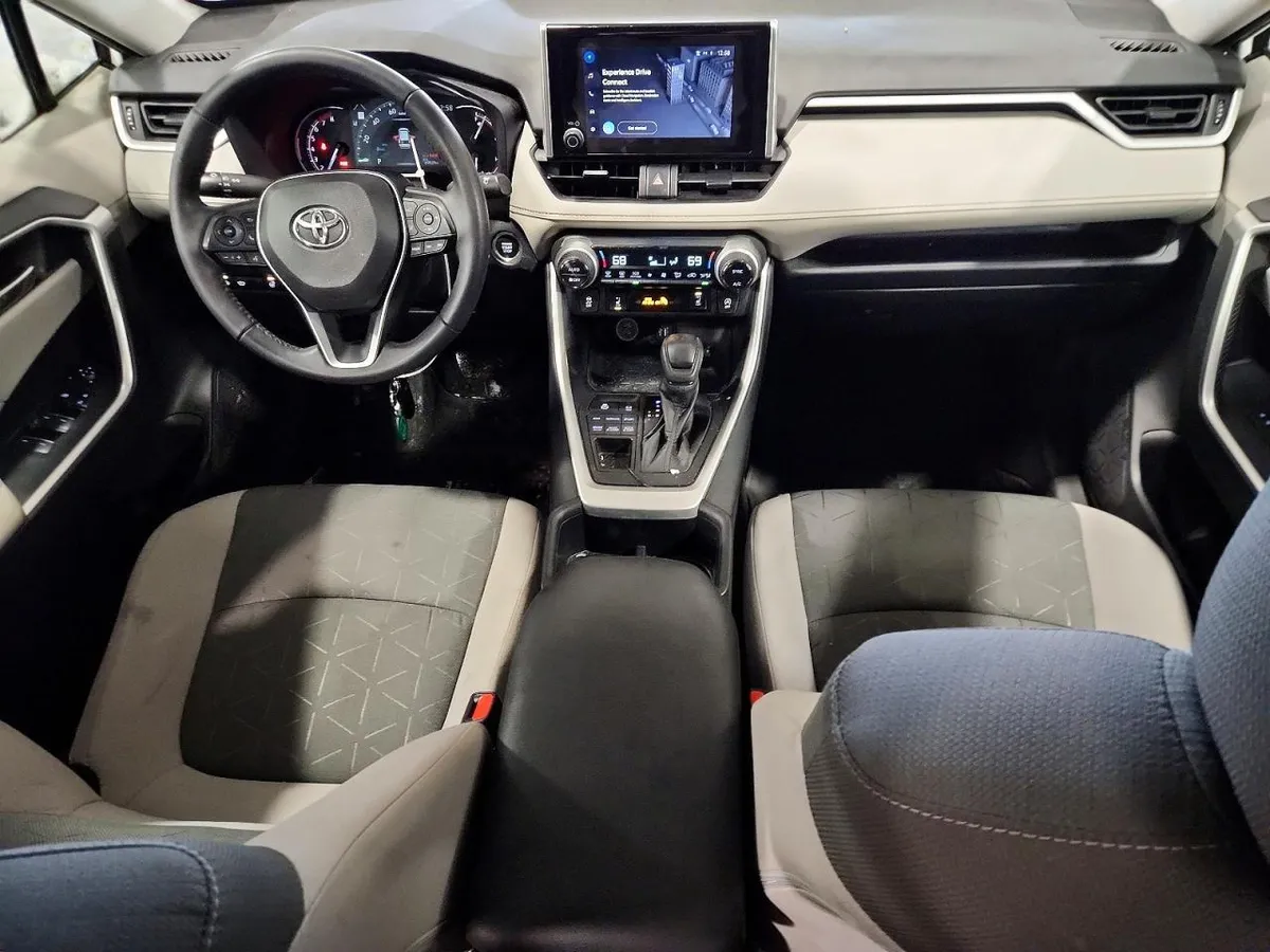 TOYOTA RAV4 XLE 2023