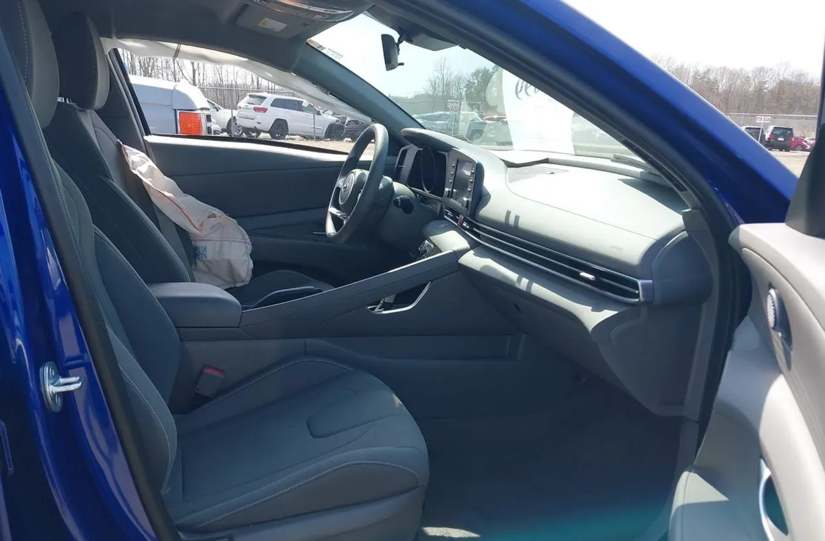 HYUNDAI ELANTRA SEL 2023