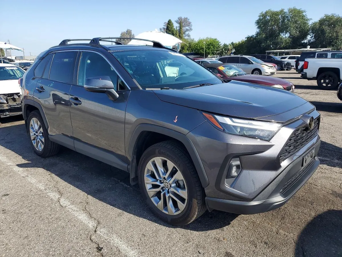 TOYOTA RAV4 XLE PREMIUM 2 2022