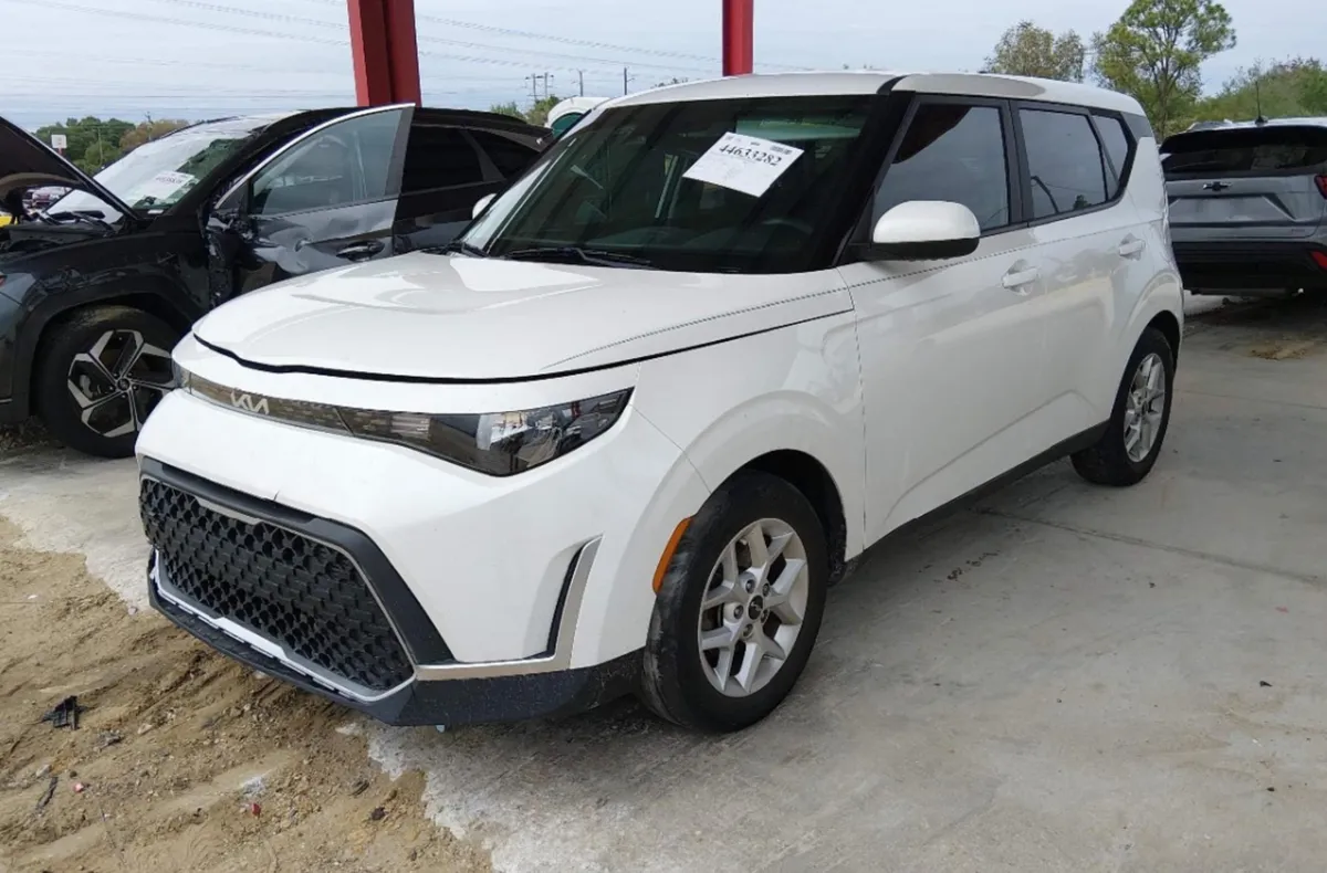 KIA SOUL LX 2023