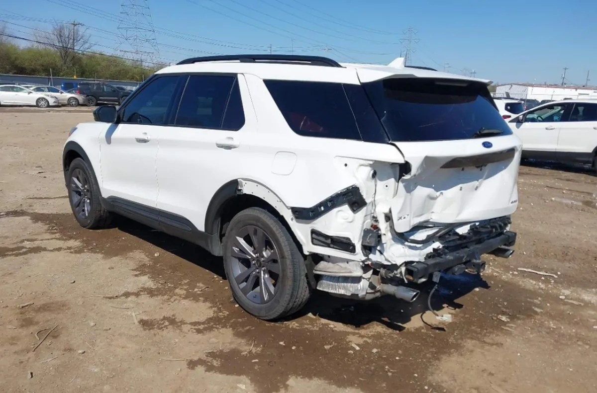FORD EXPLORER XLT 2022