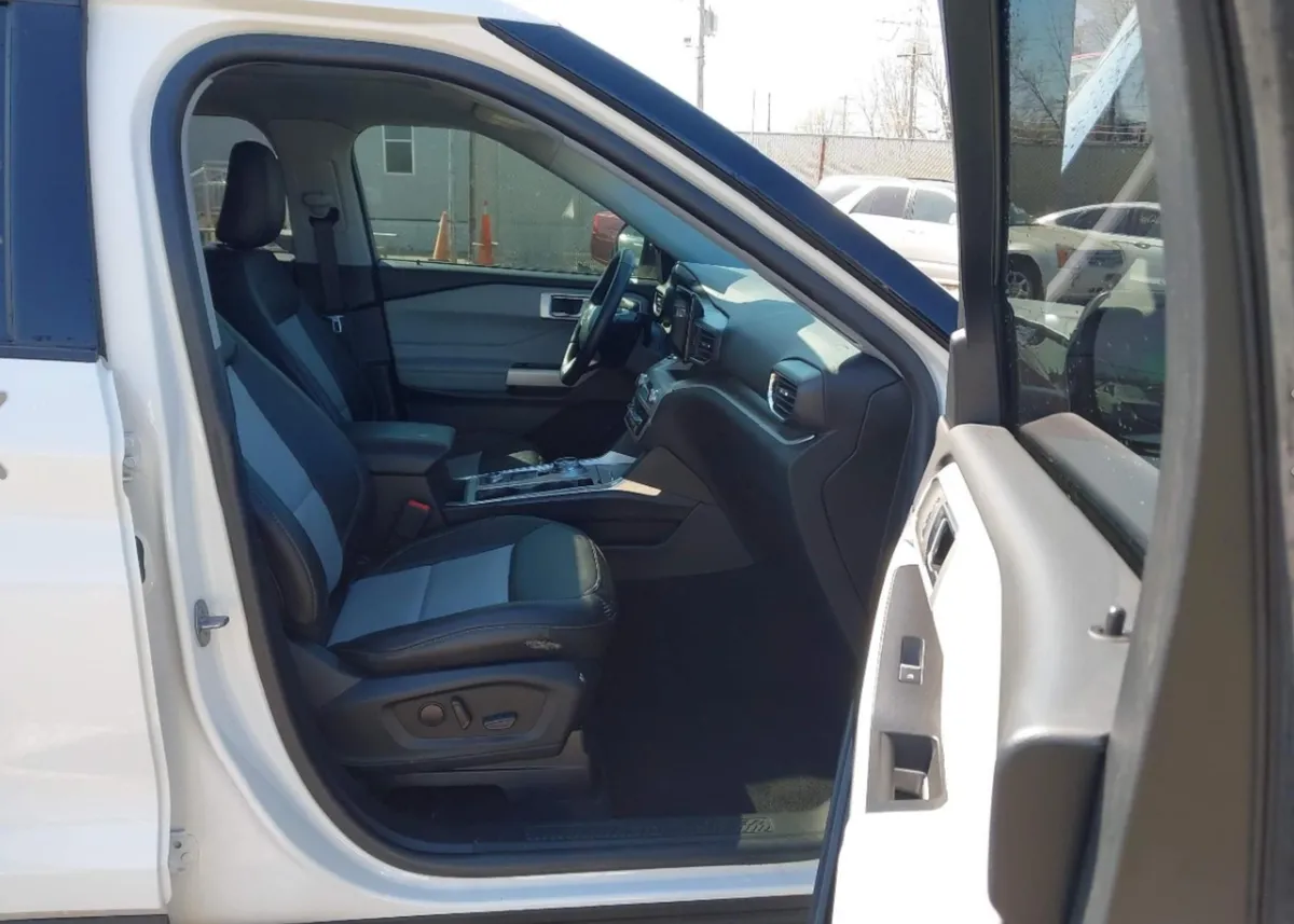 FORD EXPLORER XLT 2022