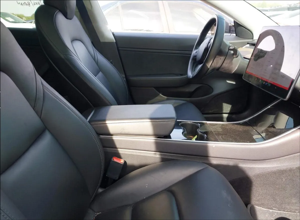 TESLA MODEL 3 2019