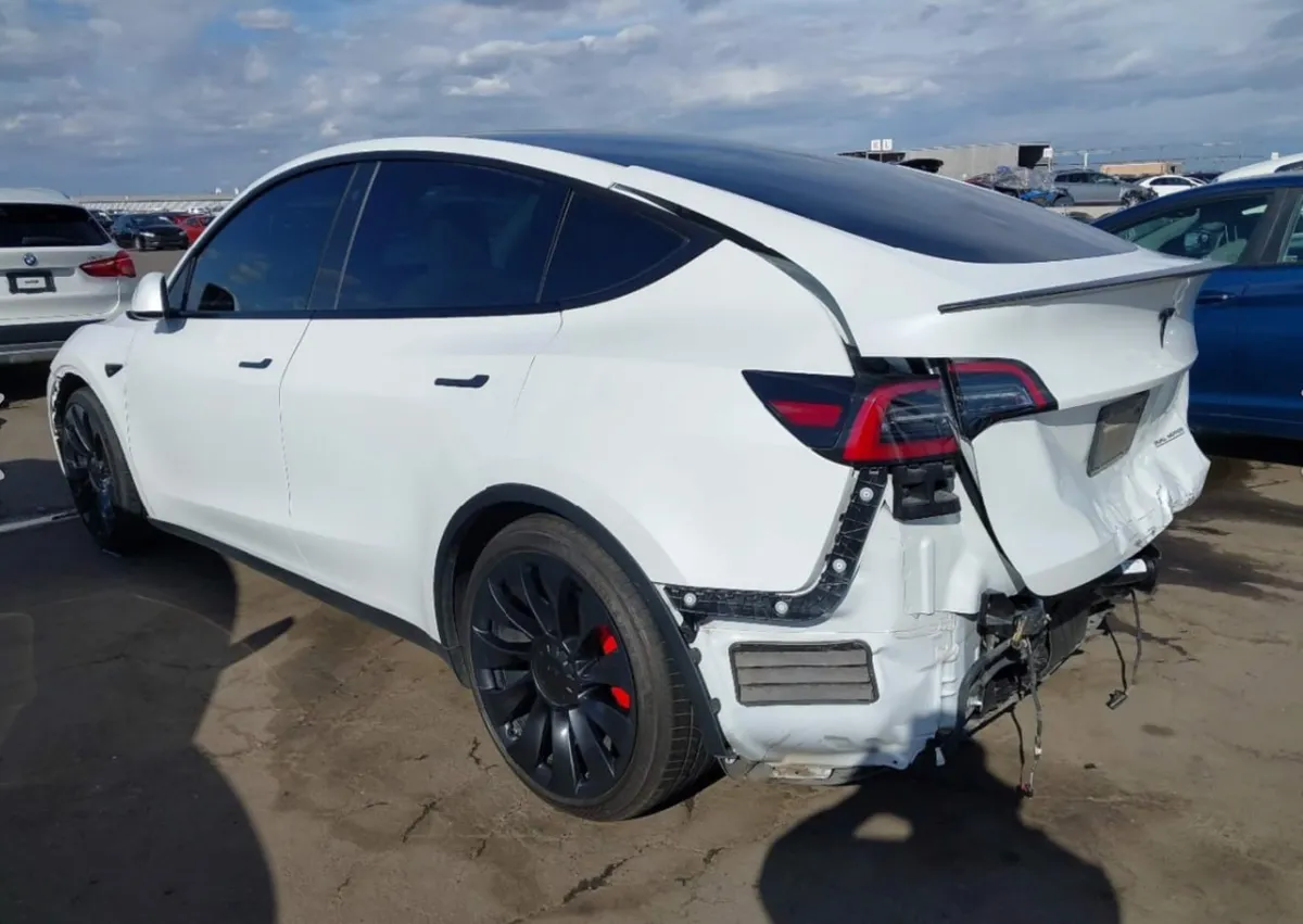 TESLA MODEL Y PERFORMANCE 2022