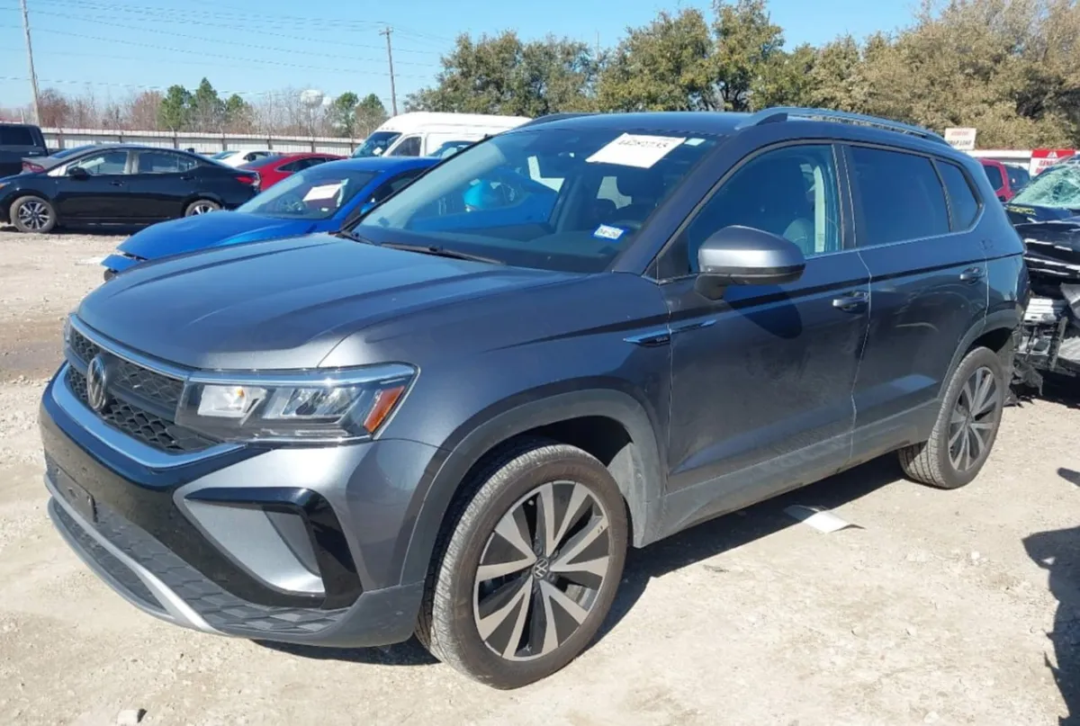 VOLKSWAGEN TAOS SE 2024