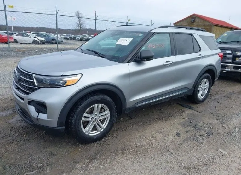 FORD EXPLORER XLT 2023