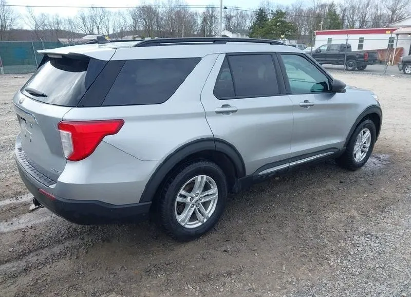 FORD EXPLORER XLT 2023