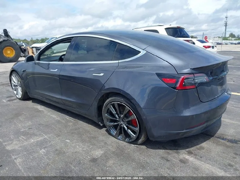TESLA MODEL 3 АВТОПИЛОТ ПАНОРАМНАЯ КРЫША ПОДОГРЕВ СИДЕНИЙ ПРЕМИУМ-АУДИО 2018