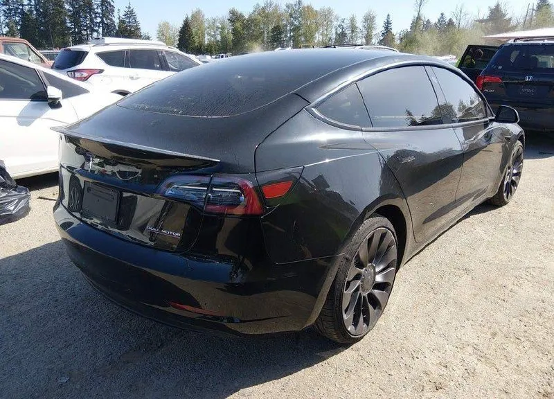 TESLA MODEL 3 2021