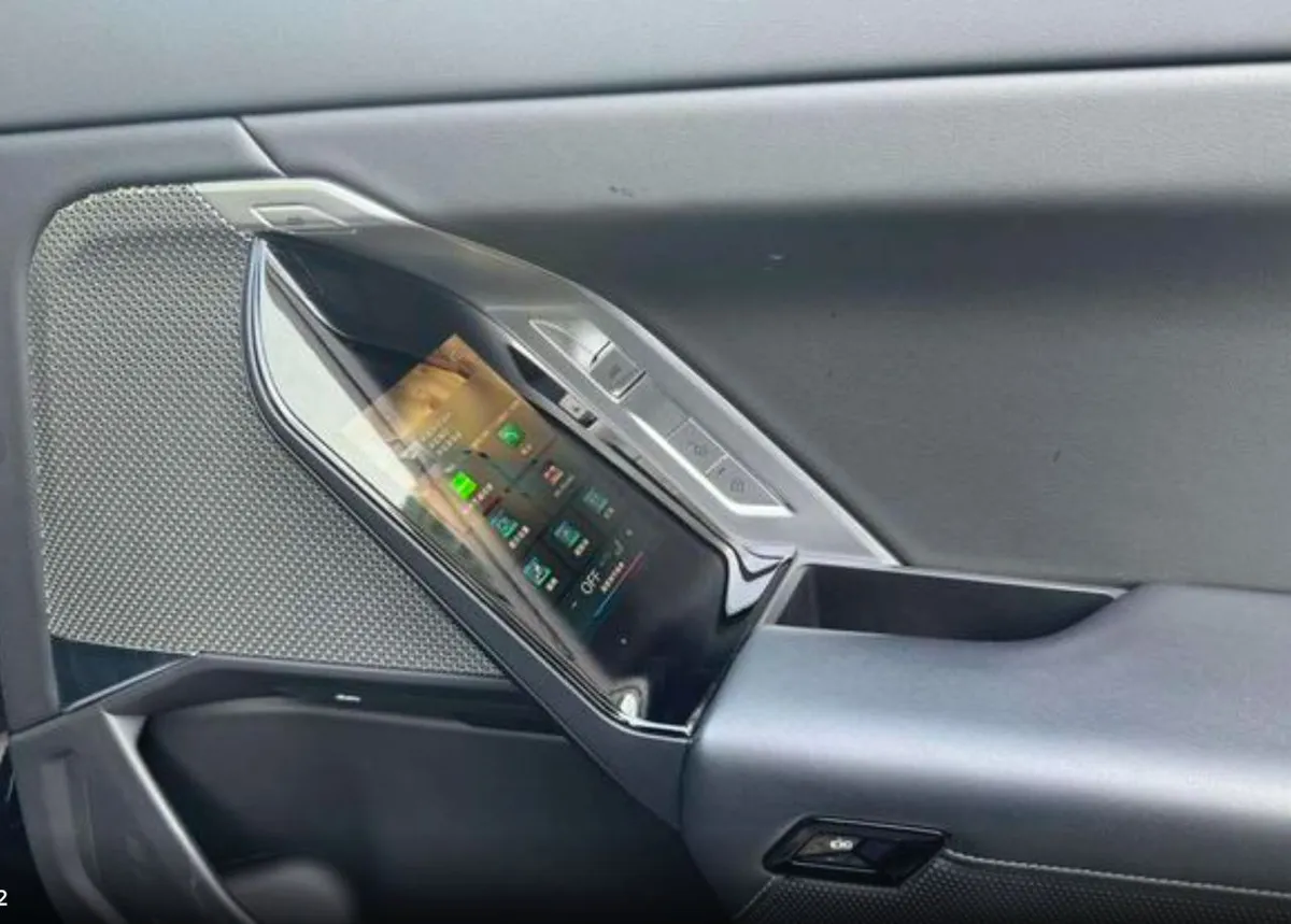 BMW I7 LUXURY 2023