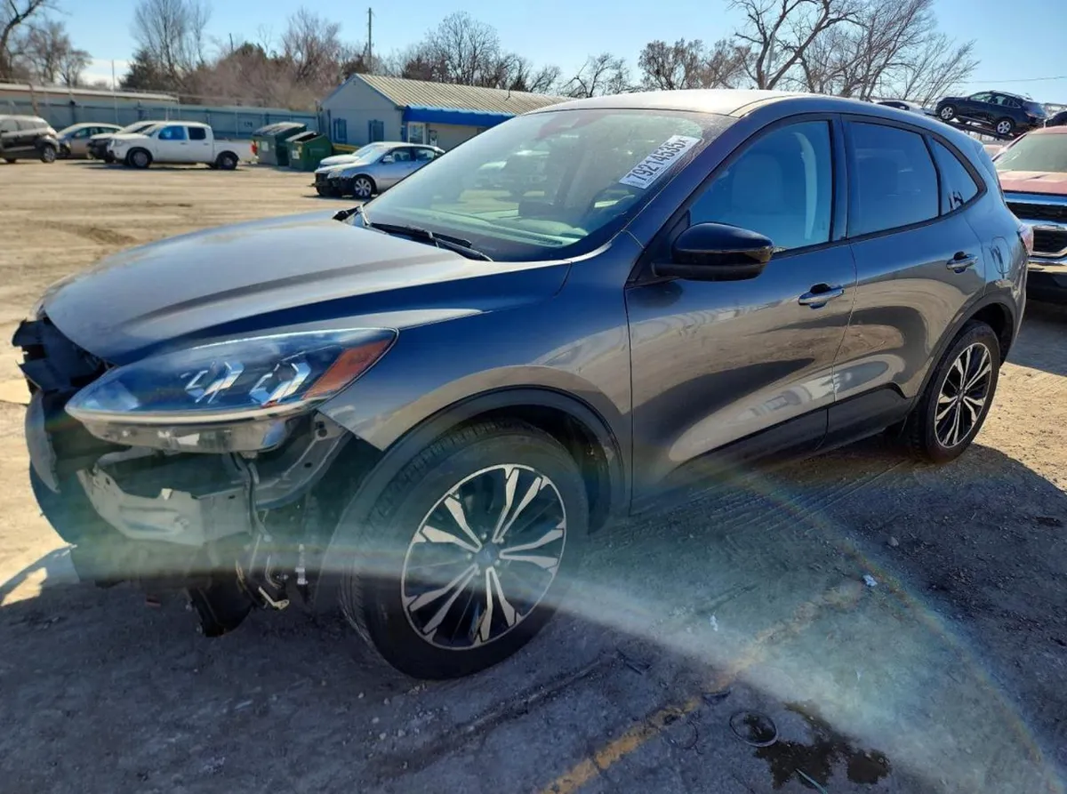 FORD ESCAPE SE 2022