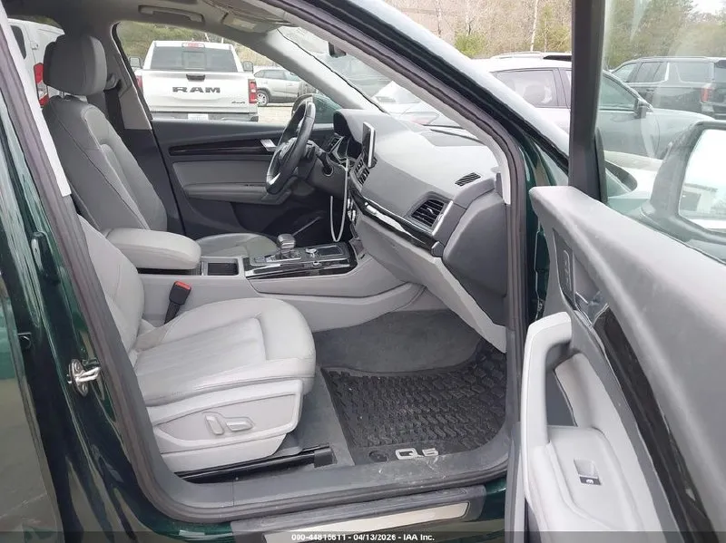 AUDI Q5 PREMIUM КОЖА ПОДОГРЕВ ПЕРЕДНИХ СИДЕНИЙ ПАНОРАМНАЯ КРЫША МУЛЬТИМЕДИА С ЭКРАНОМ КАМЕРА ЗАДНЕГО ВИДА 2019