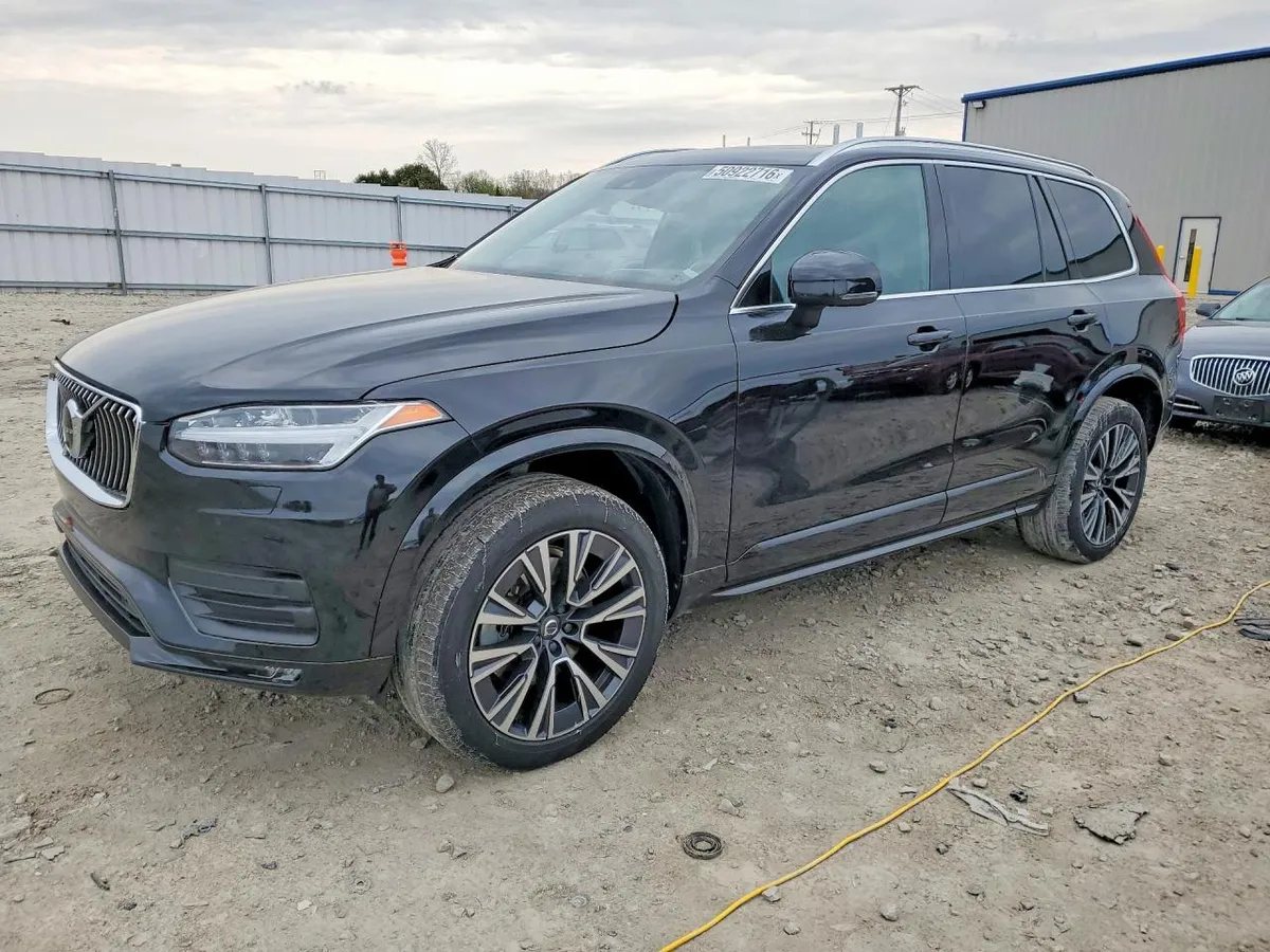 VOLVO XC90 MOMENTUM КОЖА ПОДОГРЕВ СИДЕНИЙ ПАНОРАМНАЯ КРЫША МУЛЬТИМЕДИА С ВЕРТИКАЛЬНЫМ ЭКРАНОМ АДАПТИВНЫЙ СВЕТ 2022