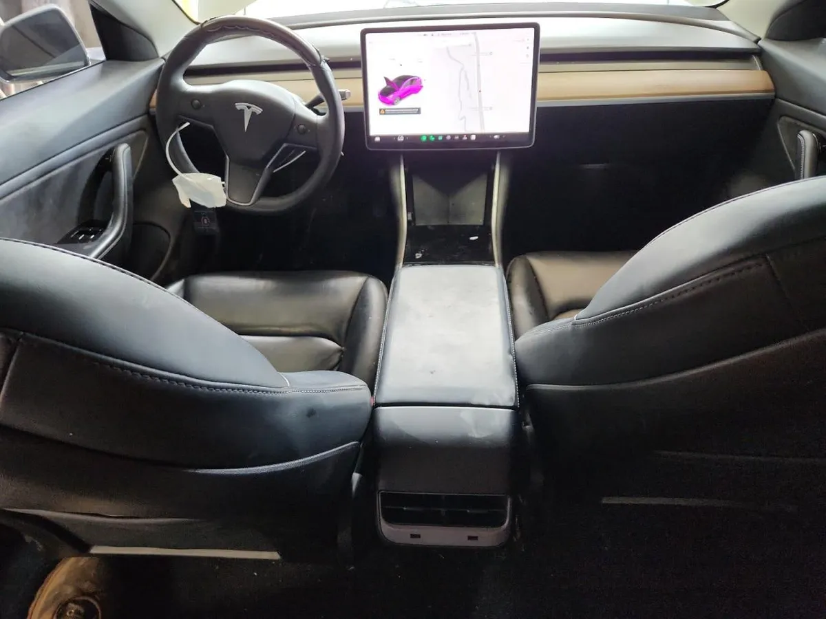 TESLA MODEL 3 2020
