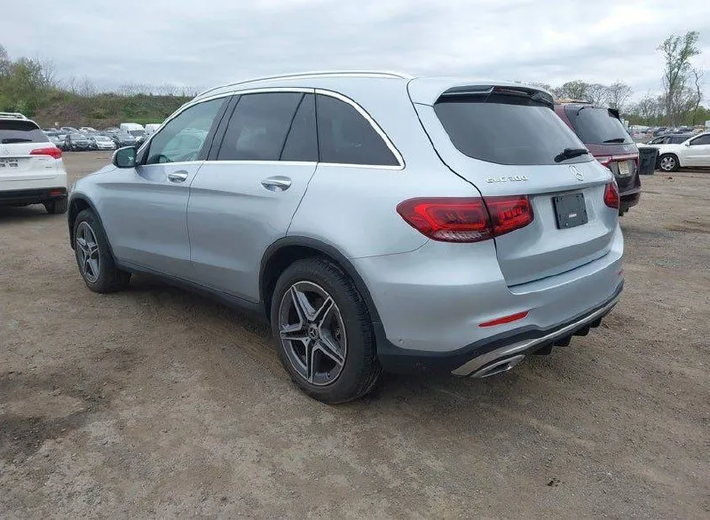 MERCEDES-BENZ GLC 300 2022