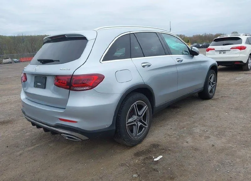 MERCEDES-BENZ GLC 300 2022