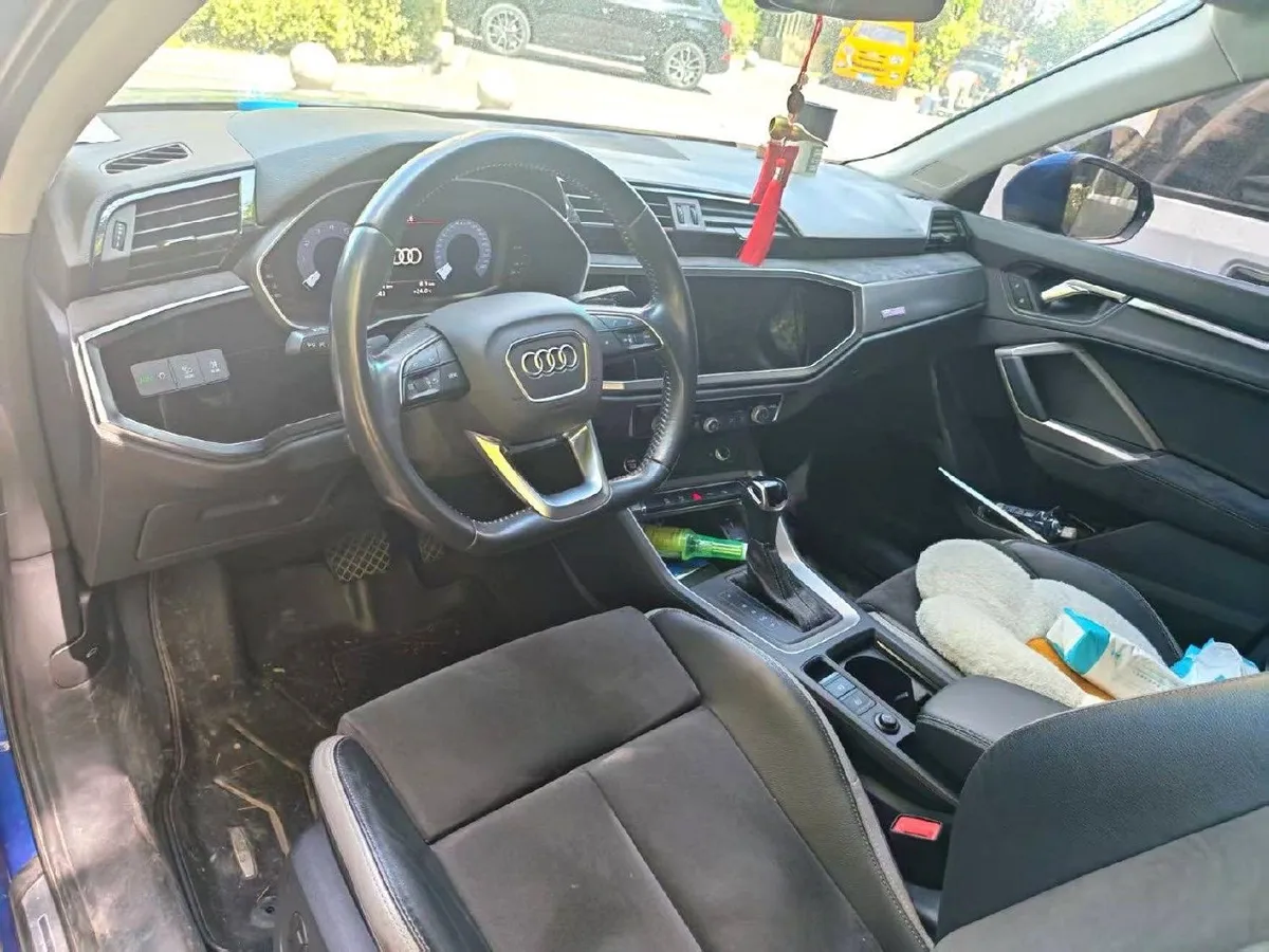 AUDI Q3 2021