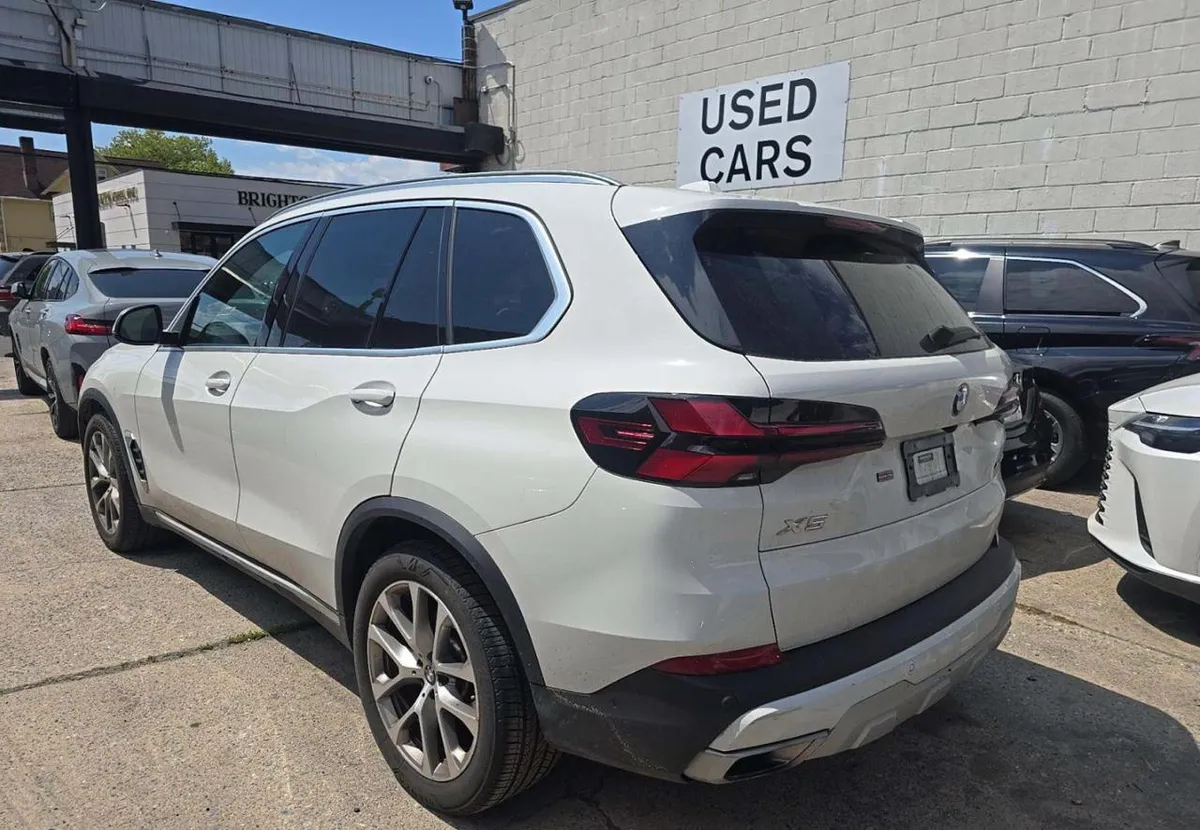 BMW X5 SPORTS ACTIVITY VEHICLE 2024