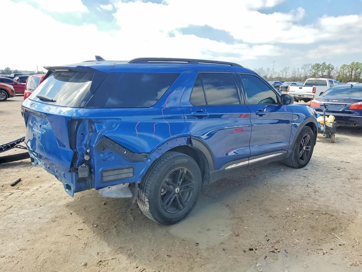 FORD EXPLORER XLT 2022