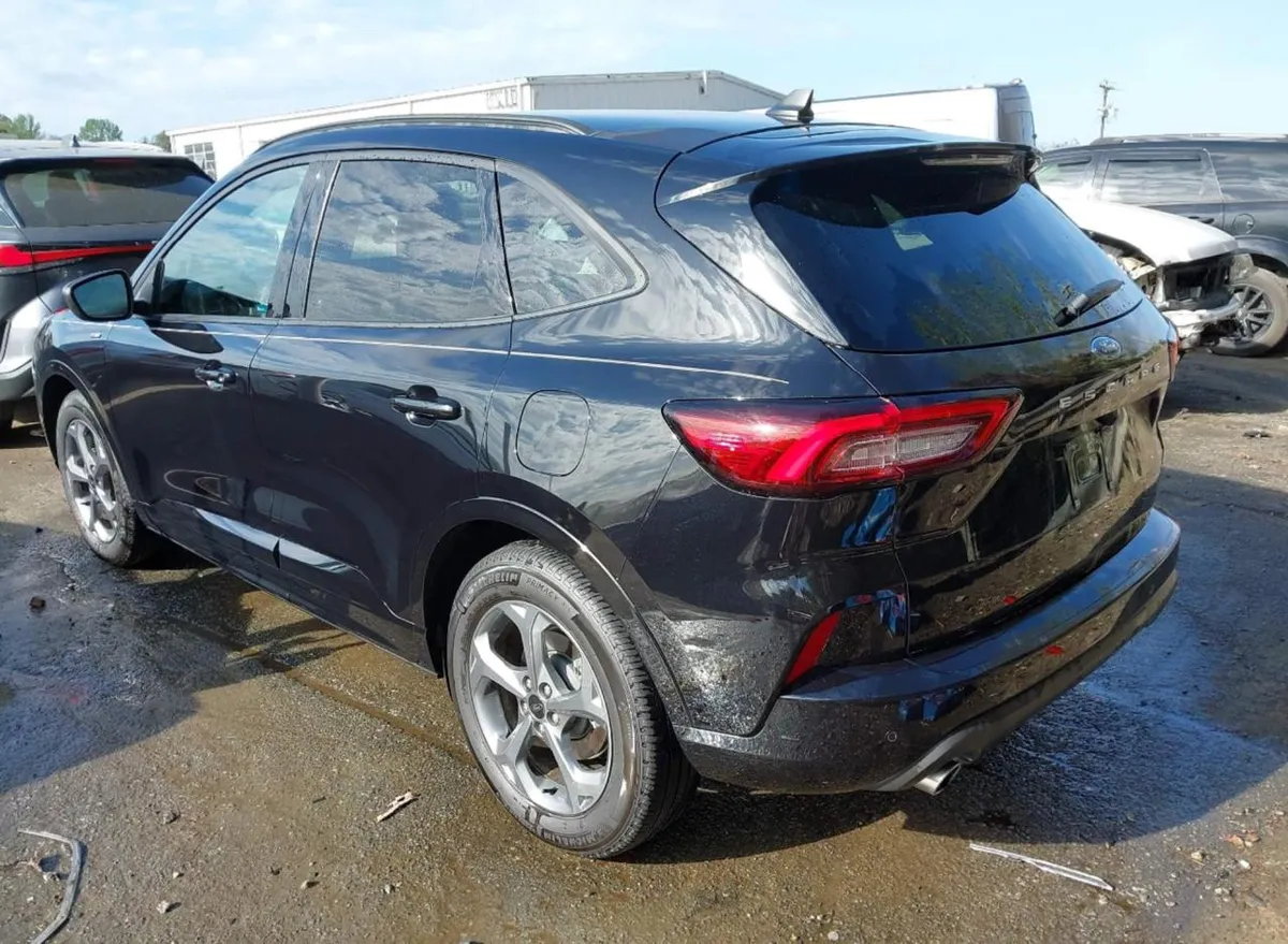 FORD ESCAPE 5 2023
