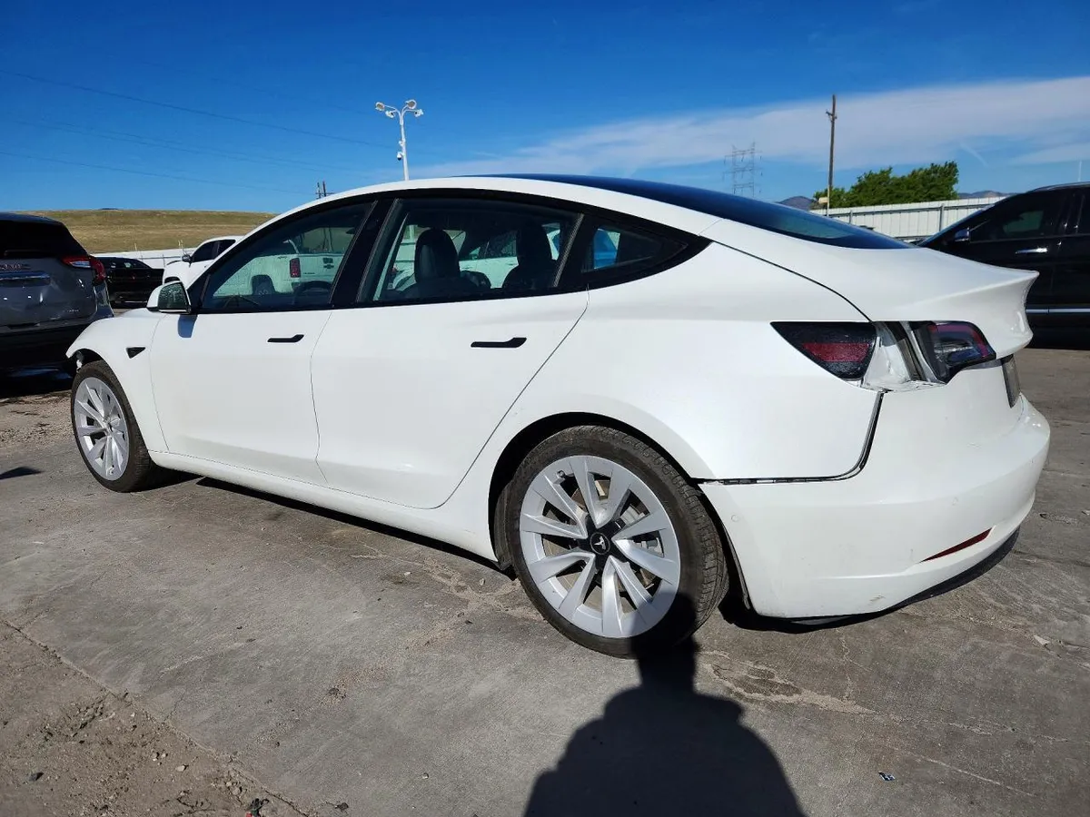 TESLA MODEL 3 2023