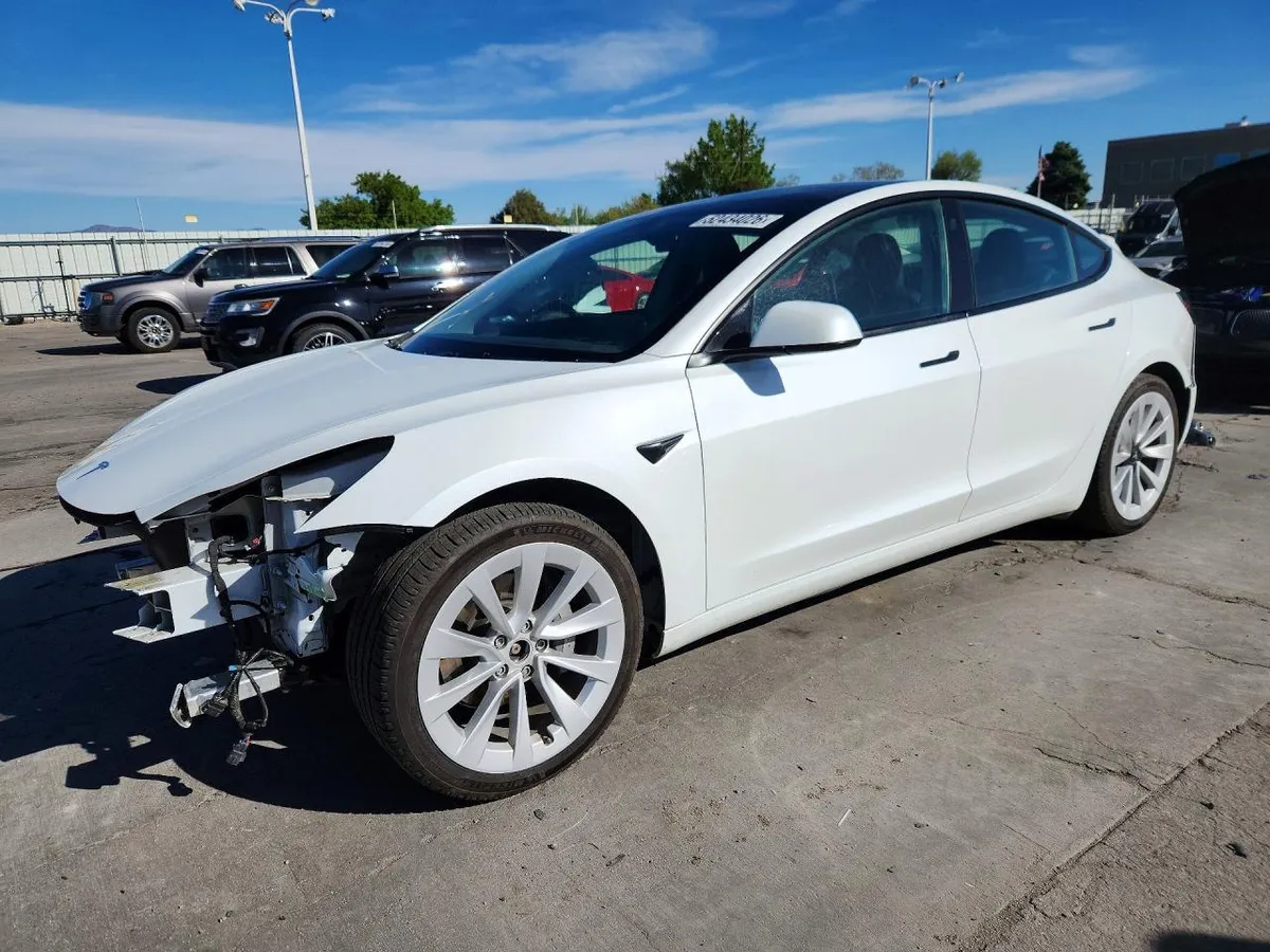 TESLA MODEL 3 2023