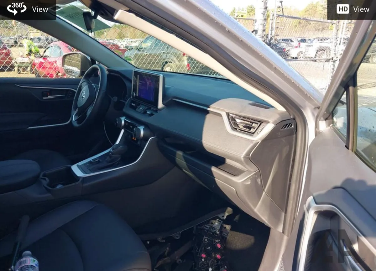 TOYOTA RAV4 PREMIUM 2024