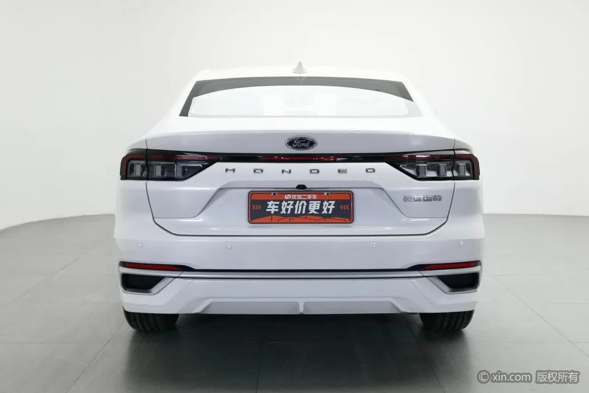 FORD MONDEO 2023