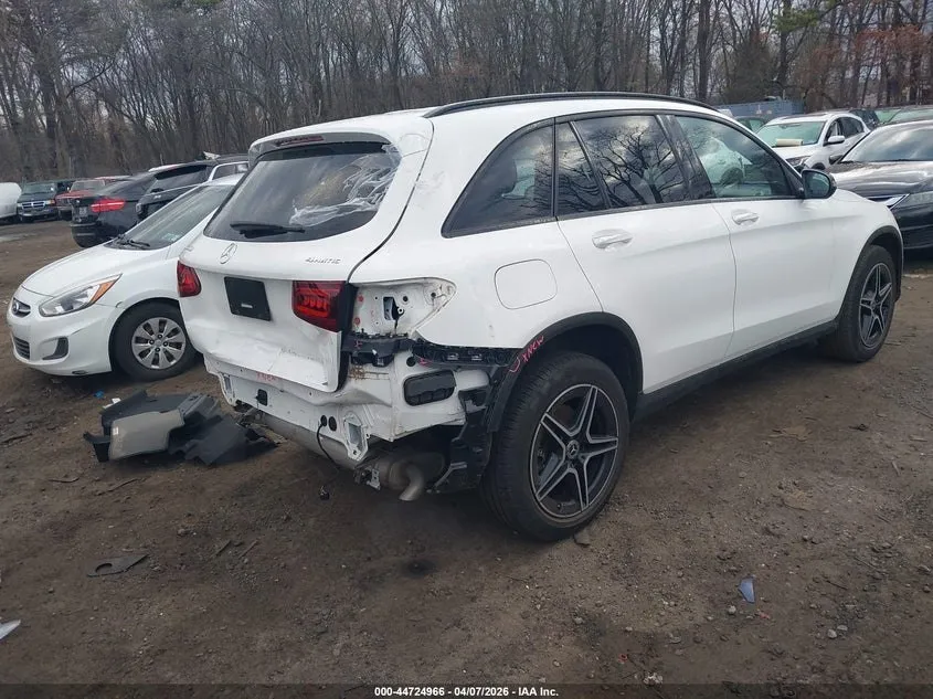MERCEDES-BENZ GLC КОЖА ПОДОГРЕВ ПЕРЕДНИХ СИДЕНИЙ МУЛЬТИМЕДИА С ЭКРАНОМ КАМЕРА ЗАДНЕГО ВИДА 2022