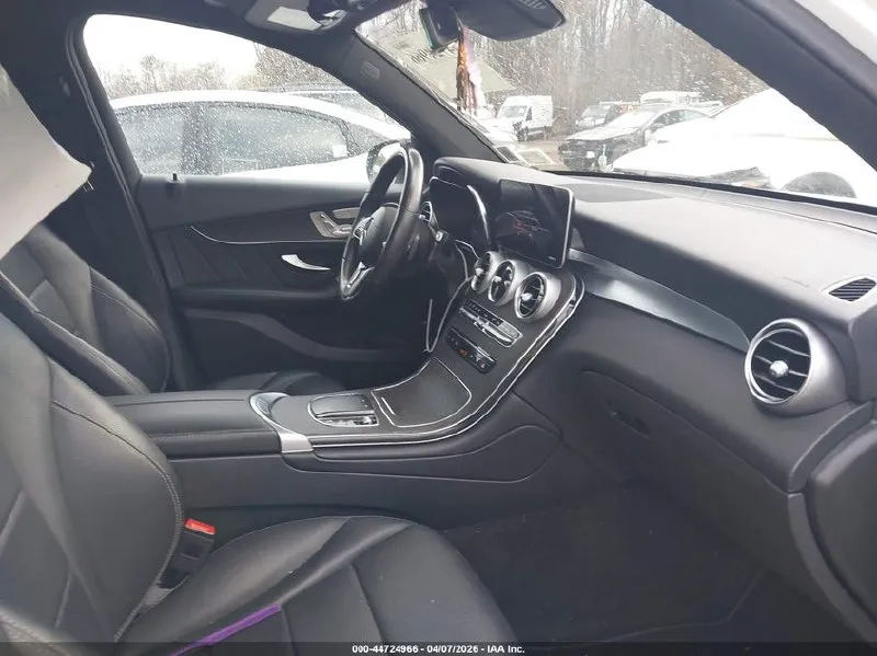 MERCEDES-BENZ GLC КОЖА ПОДОГРЕВ ПЕРЕДНИХ СИДЕНИЙ МУЛЬТИМЕДИА С ЭКРАНОМ КАМЕРА ЗАДНЕГО ВИДА 2022