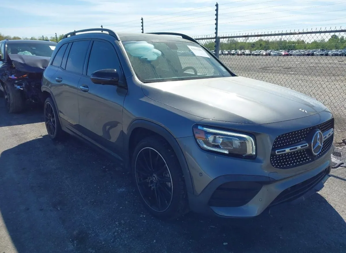 MERCEDES-BENZ GLB 250 2023