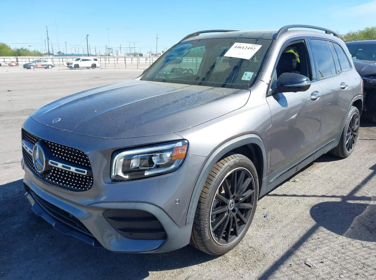 MERCEDES-BENZ GLB 250 2023