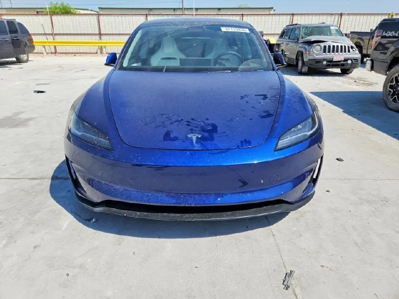 TESLA MODEL 3 2024