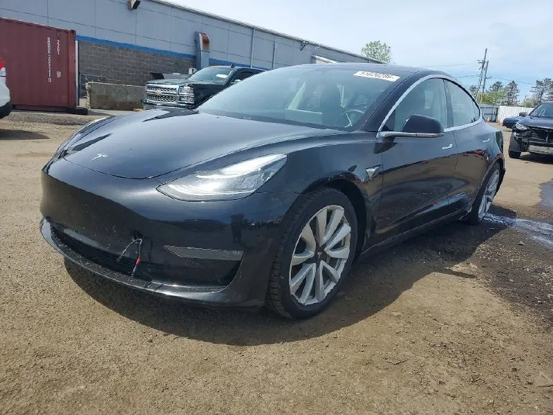 TESLA MODEL 3 2020