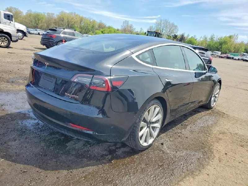 TESLA MODEL 3 2020