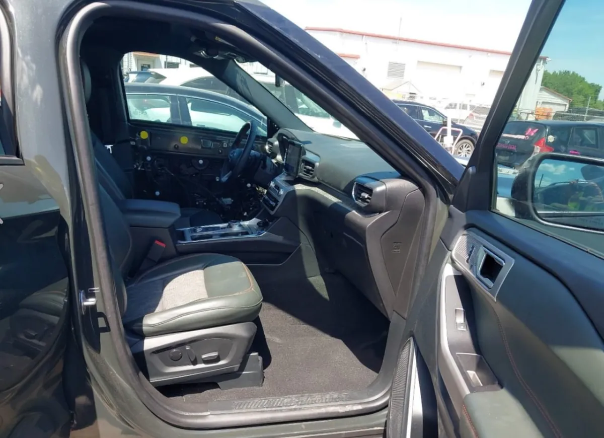FORD EXPLORER TIMBERLINE 2023