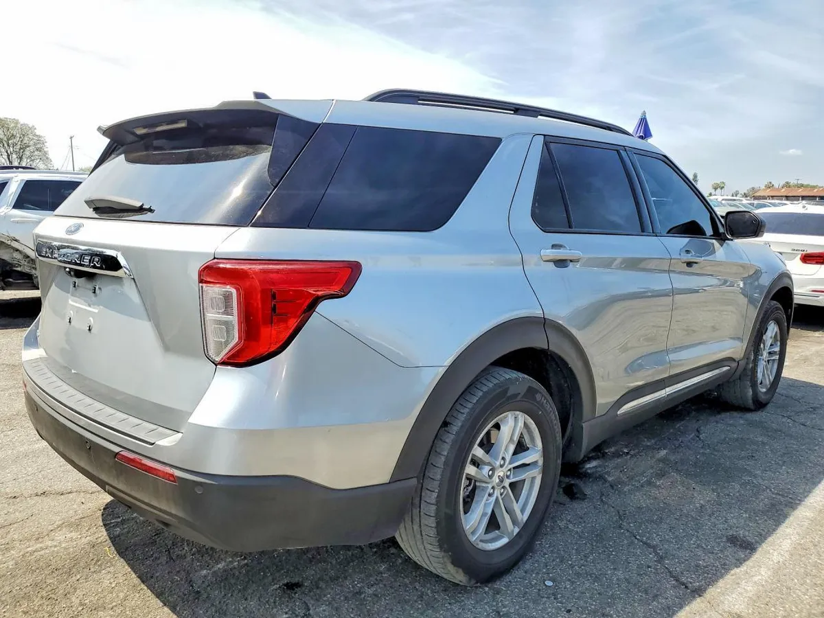 FORD EXPLORER XLT 2022