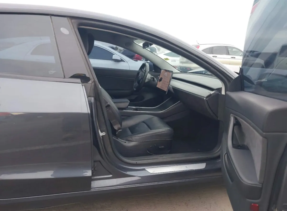 TESLA MODEL 3 LONG RANGE 2018