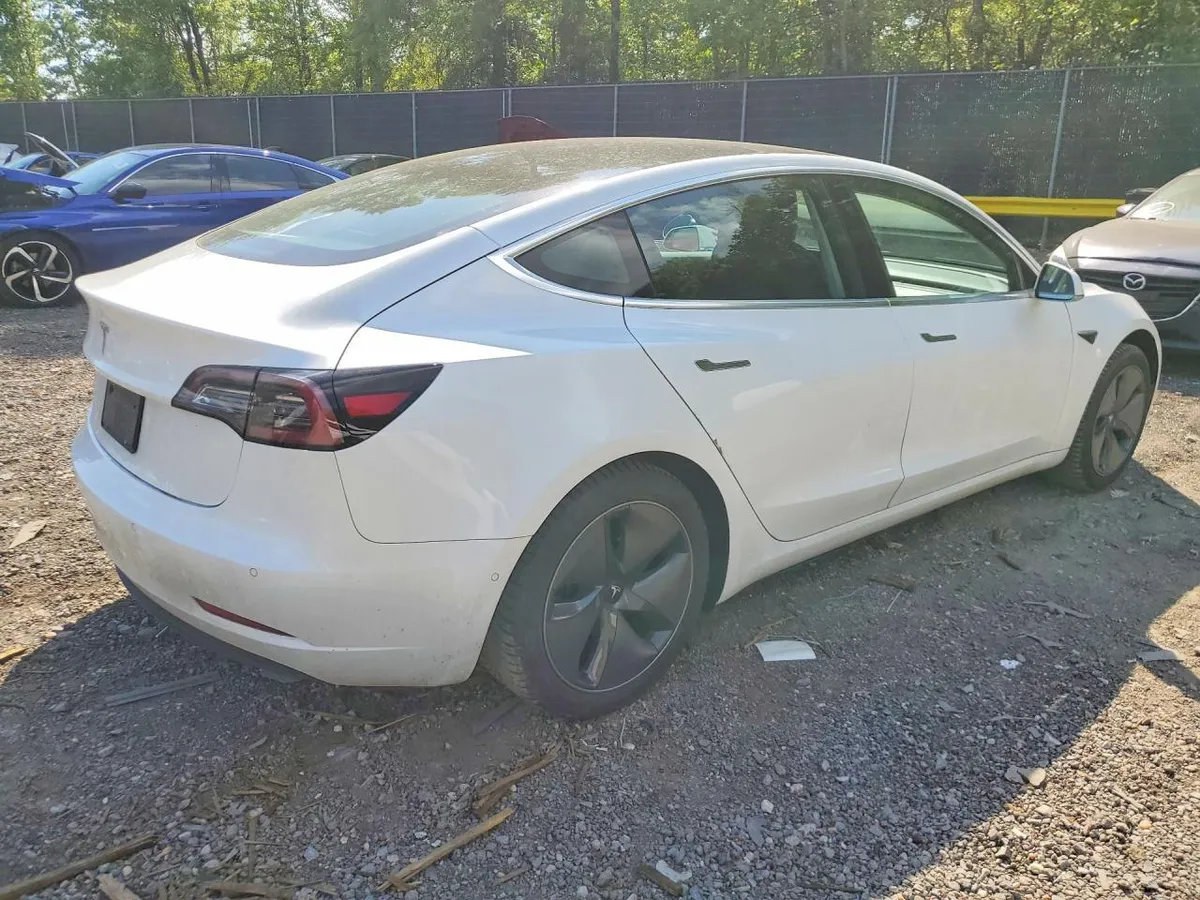 TESLA MODEL 3 2020