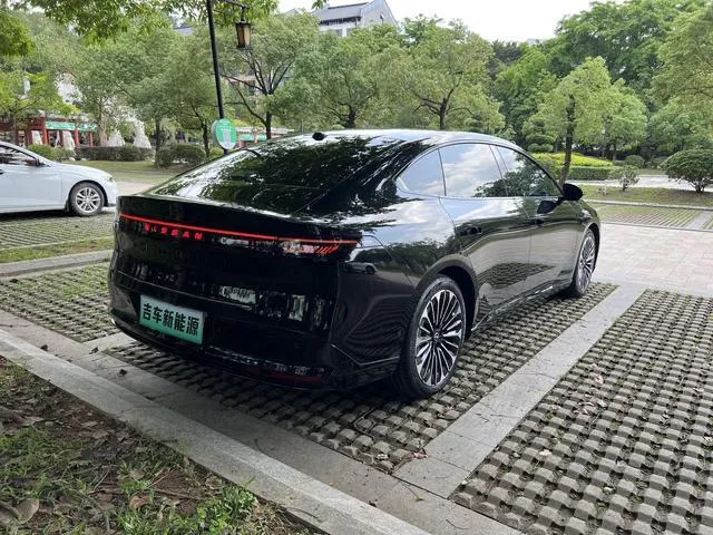 NISSAN N7 2025
