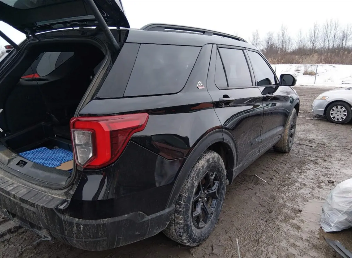 FORD EXPLORER TIMBERLINE 2 2023