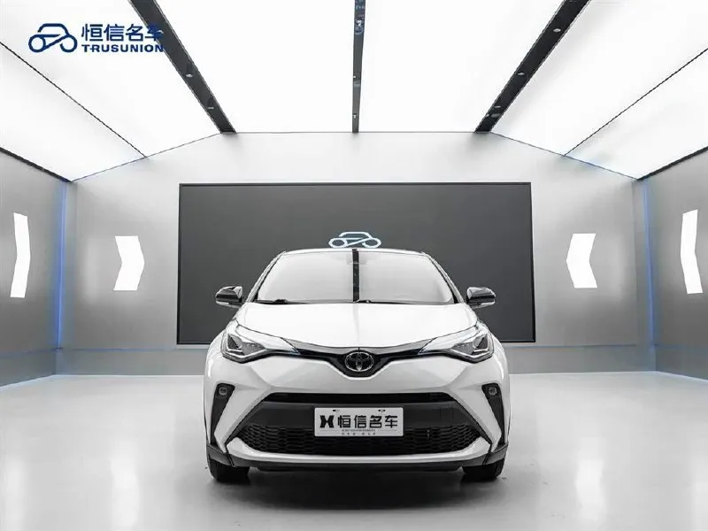 TOYOTA C-HR LUXURY 2021