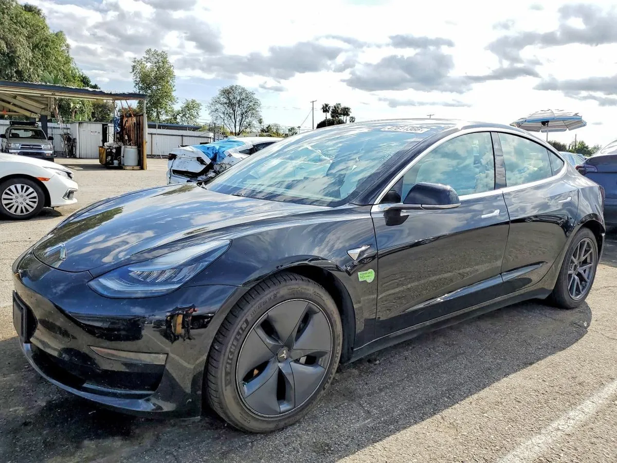TESLA MODEL 3 2020