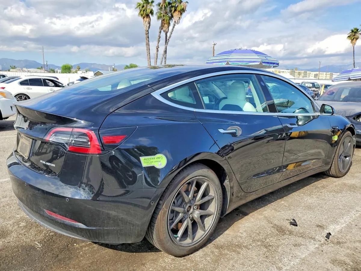 TESLA MODEL 3 2020