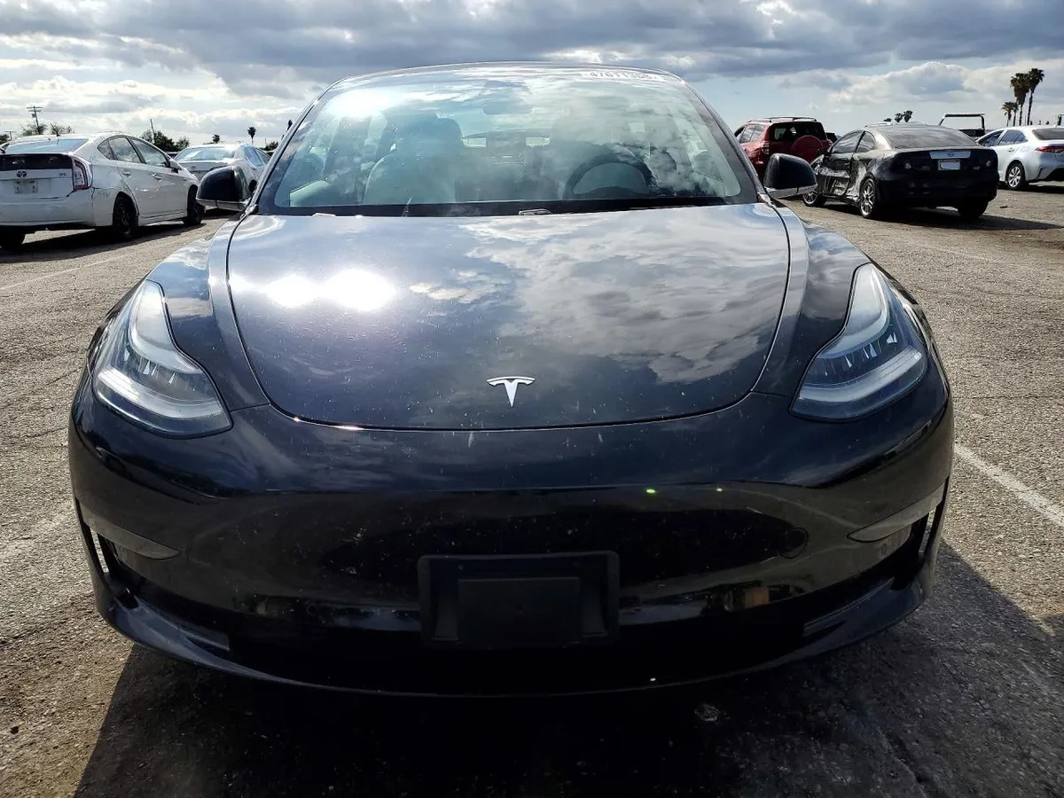 TESLA MODEL 3 2020
