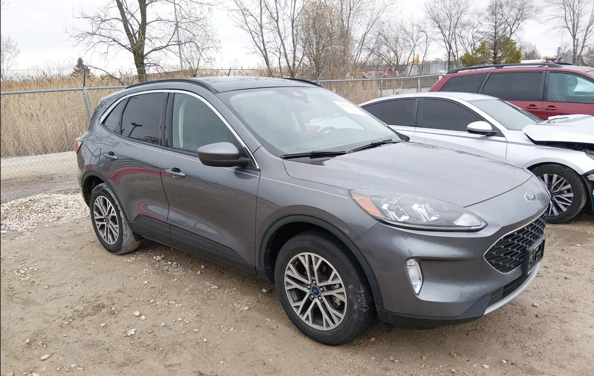 FORD ESCAPE SEL 2022