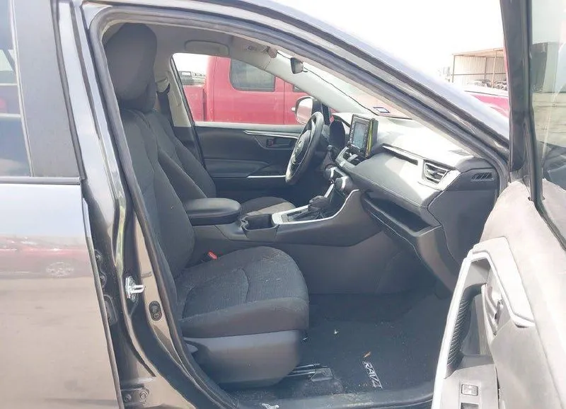 TOYOTA RAV4 LE 2 2022